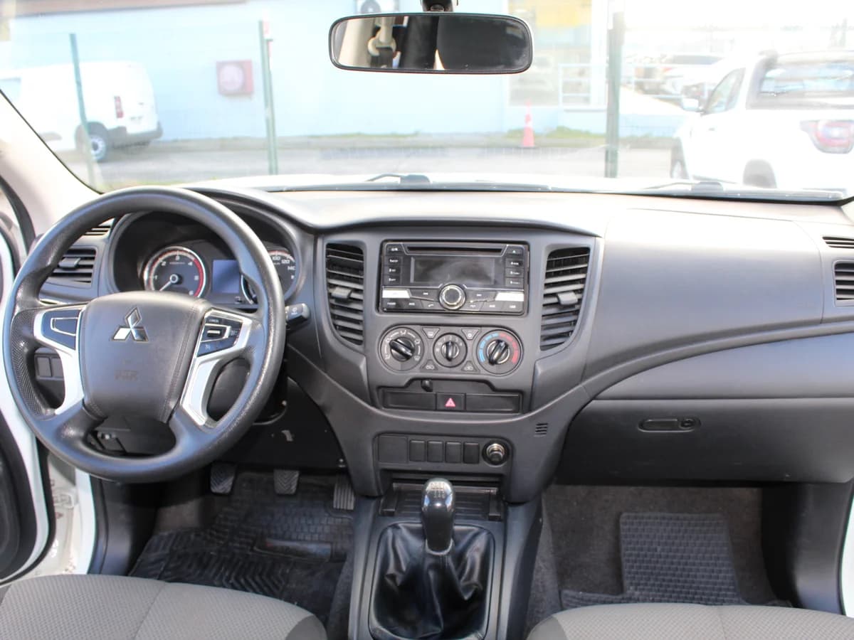 MITSUBISHI L200 KATANA CRT 2022 - Imagen 7