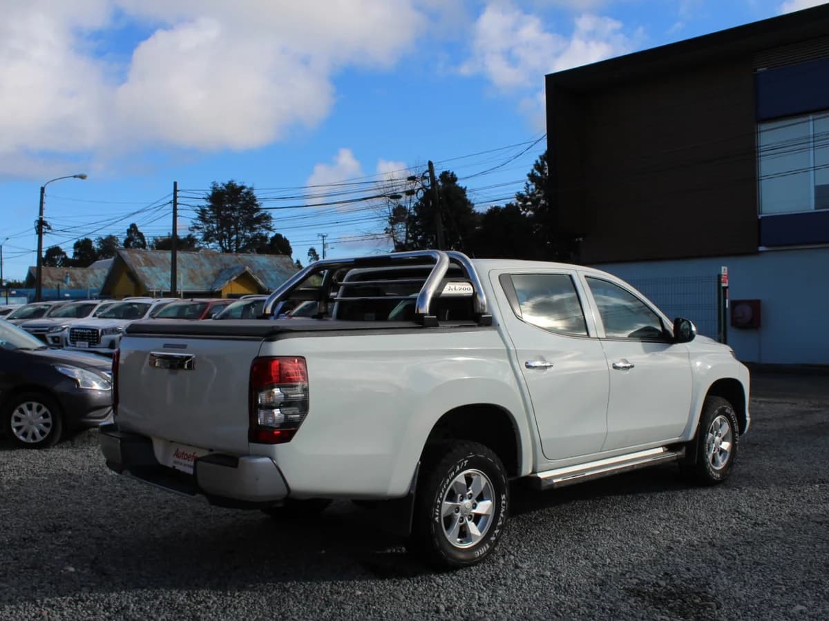 MITSUBISHI L200 KATANA CRT 2022 - Imagen 8
