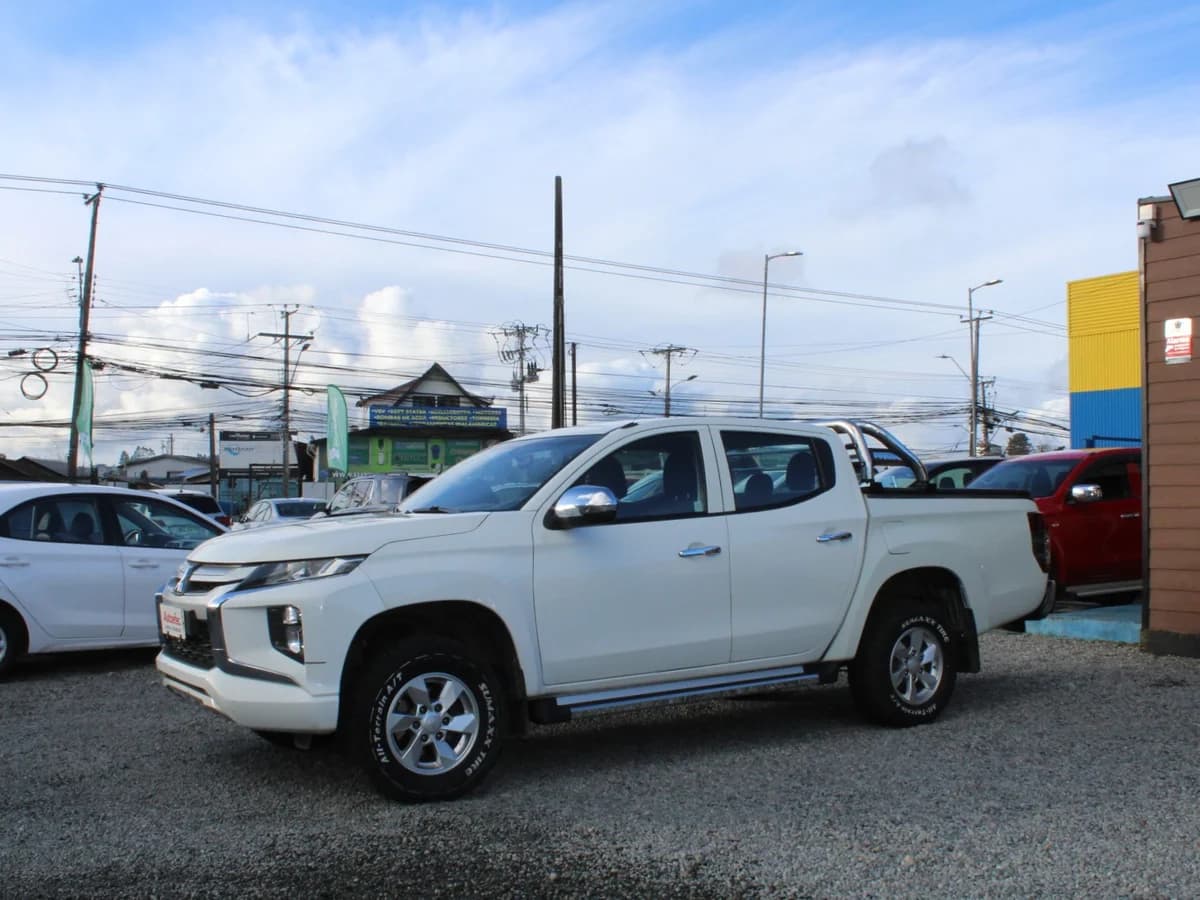 MITSUBISHI L200 KATANA CRT 2022 - Imagen 1