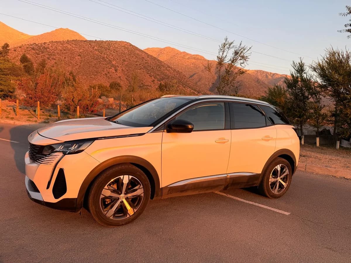 PEUGEOT 3008 ALLURE BLUEHDI 130 1.5 2023 - Imagen 6