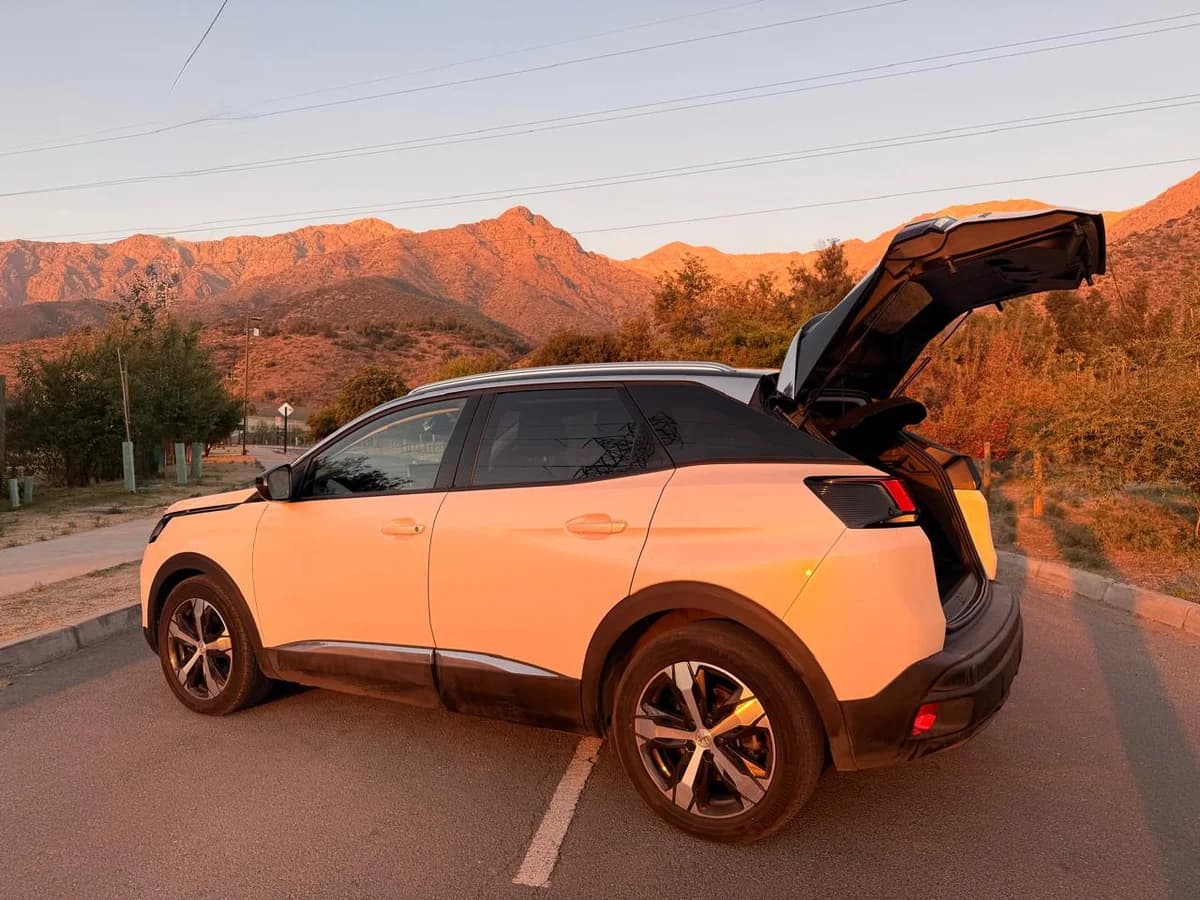 PEUGEOT 3008 ALLURE BLUEHDI 130 1.5 2023 - Imagen 19
