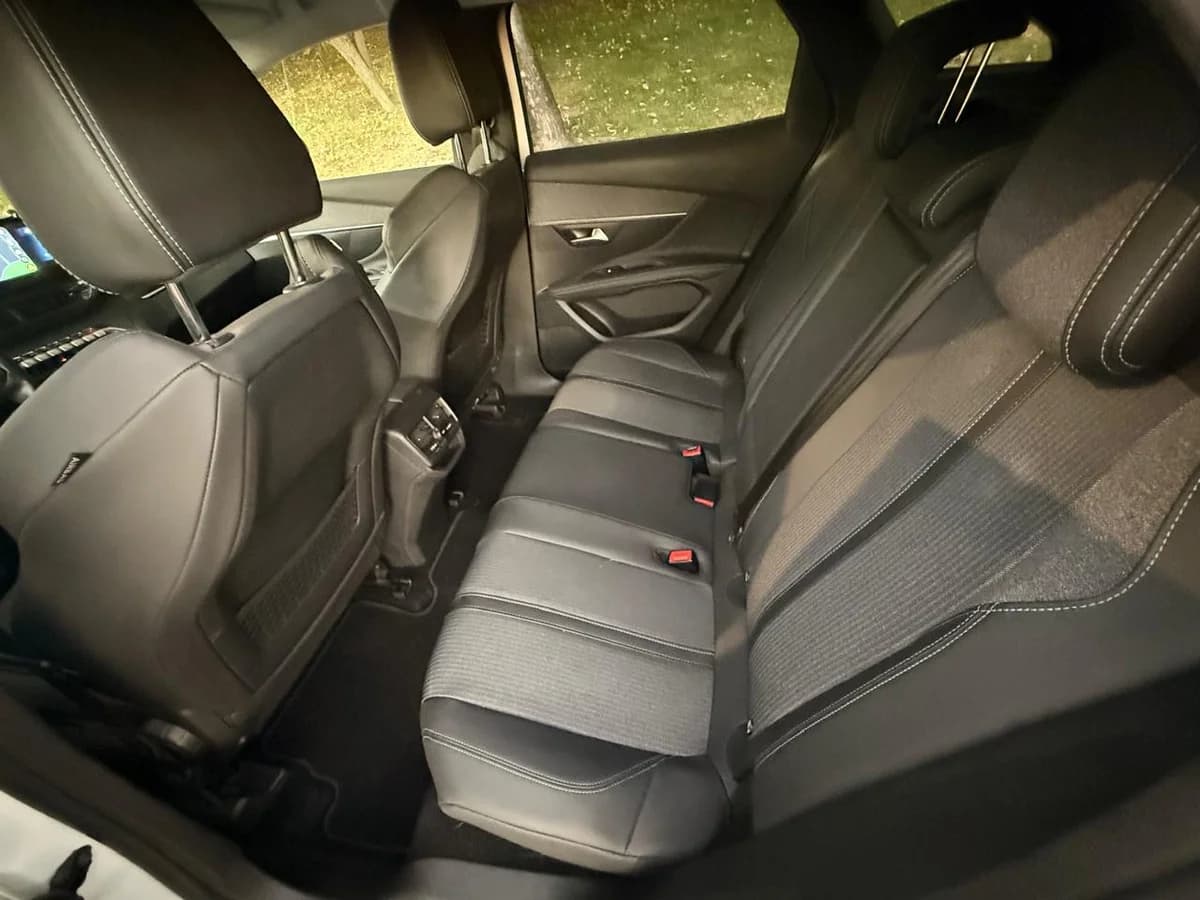 PEUGEOT 3008 ALLURE BLUEHDI 130 1.5 2023 - Imagen 20