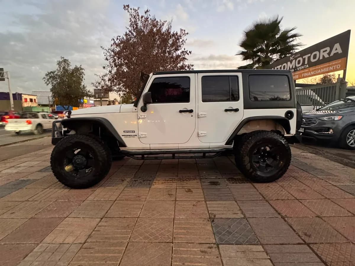 JEEP WRANGLER SPORT 4X4 3.6 AT GLX 2.4 2014 - Imagen 5