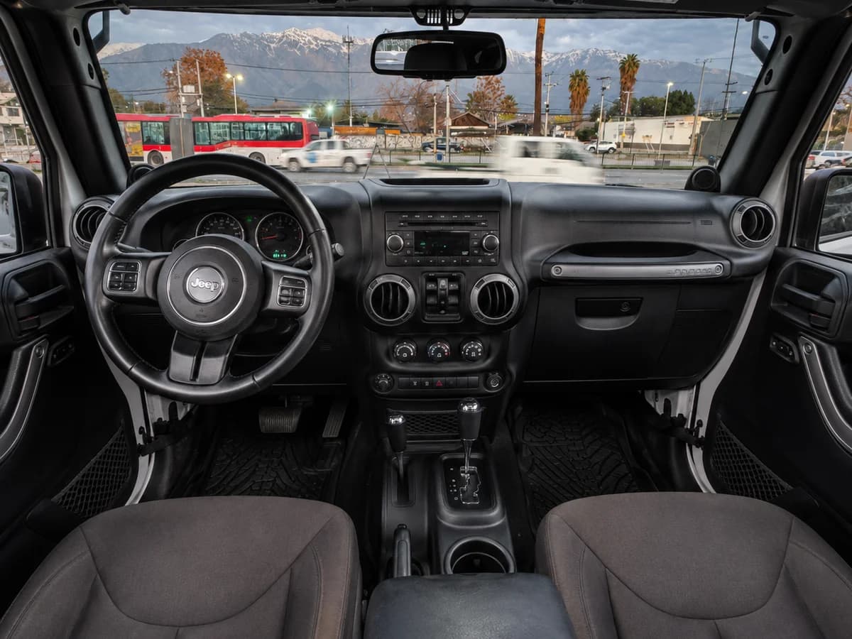 JEEP WRANGLER SPORT 4X4 3.6 AT GLX 2.4 2014 - Imagen 6
