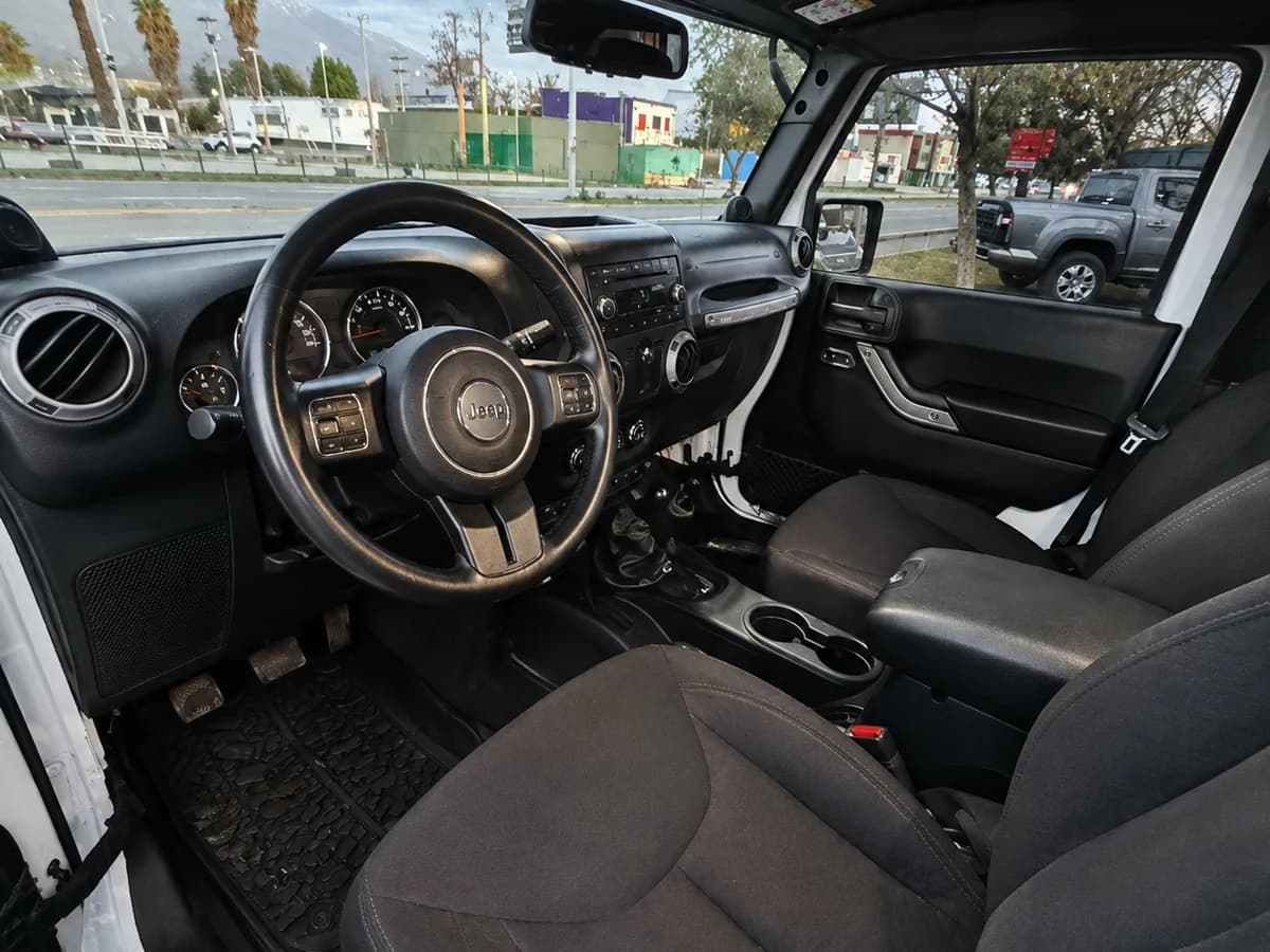 JEEP WRANGLER SPORT 4X4 3.6 AT GLX 2.4 2014 - Imagen 7