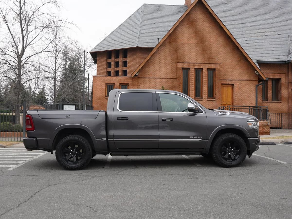 RAM 1500 Limited año 2023 - Imagen 4