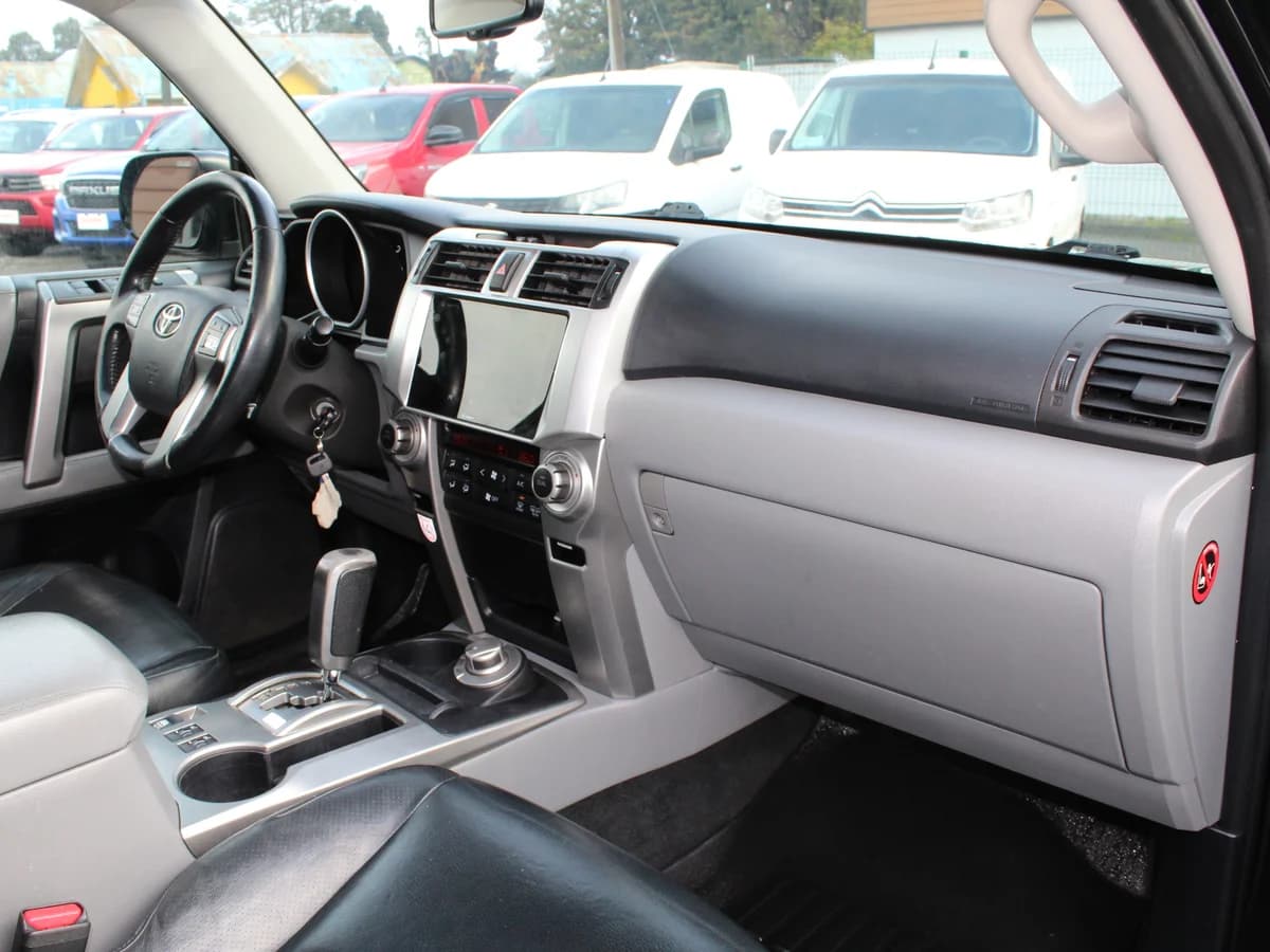 TOYOTA 4Runner 4.0 AT 2011 - Imagen 6