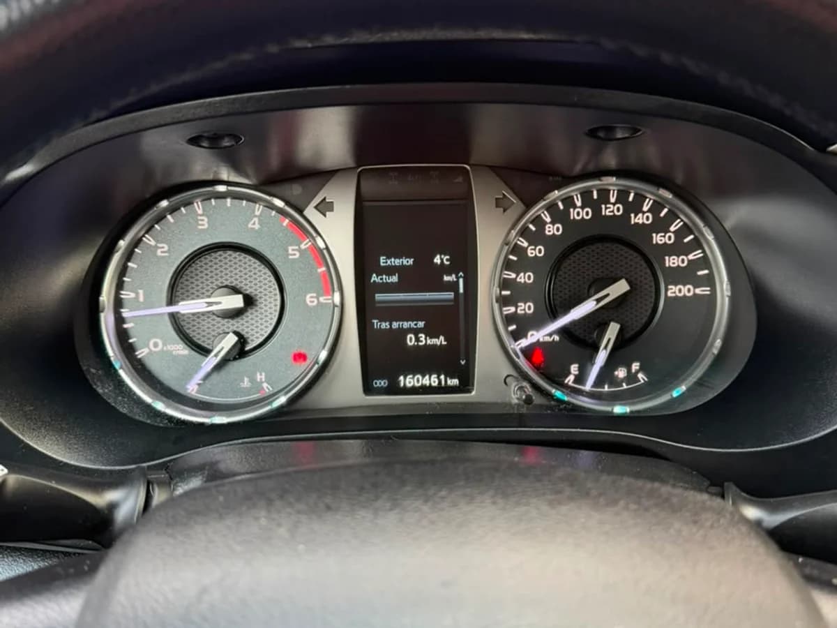 TOYOTA Hilux 2.8 DIESEL 2021 - Imagen 9