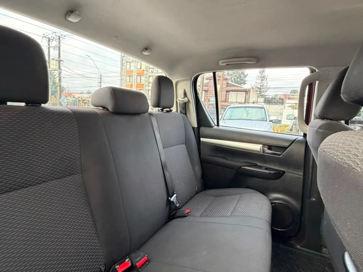 TOYOTA Hilux 2.8 DIESEL 2021 - Imagen 16