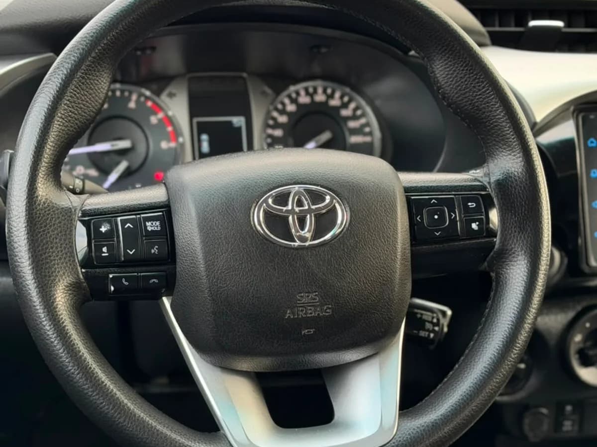 TOYOTA Hilux 2.8 DIESEL 2021 - Imagen 17