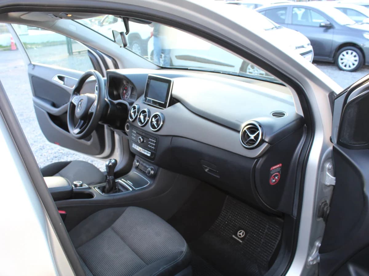 MERCEDES BENZ B180 1.6 BLUE EFFICIENCY 4X2 MT 5P 2016 - Imagen 5