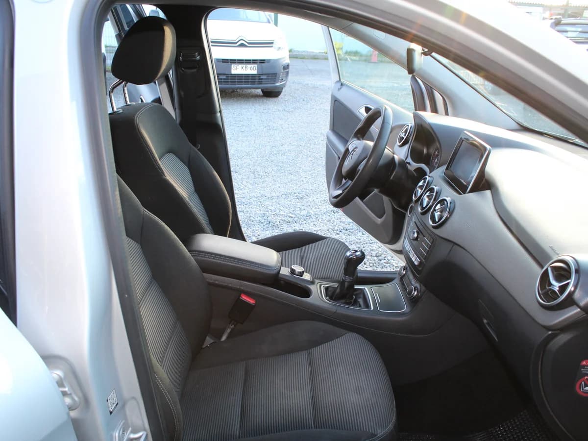 MERCEDES BENZ B180 1.6 BLUE EFFICIENCY 4X2 MT 5P 2016 - Imagen 6