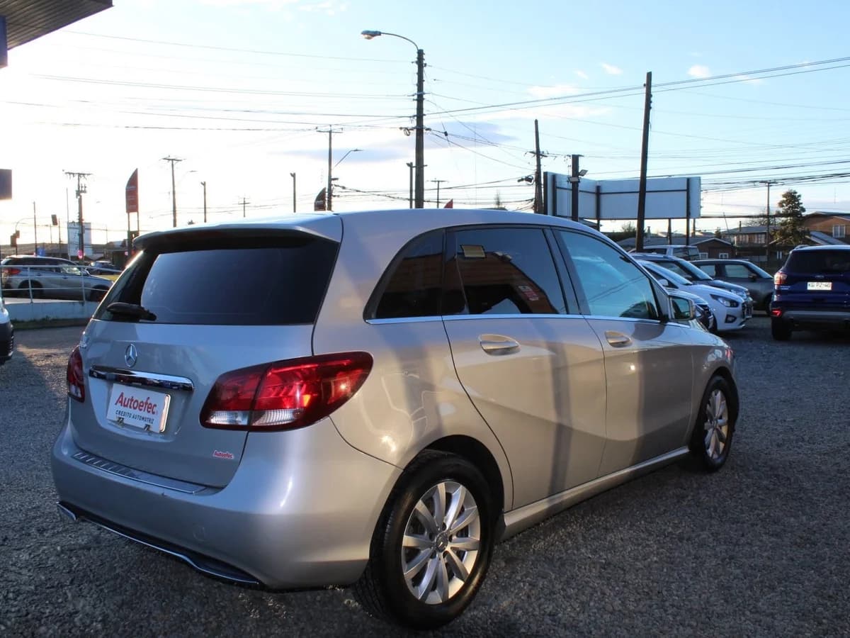 MERCEDES BENZ B180 1.6 BLUE EFFICIENCY 4X2 MT 5P 2016 - Imagen 9