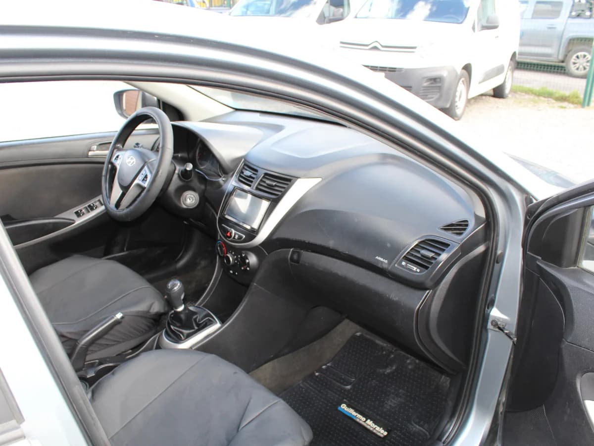 HYUNDAI Accent RB GL 1.4 2020 - Imagen 5
