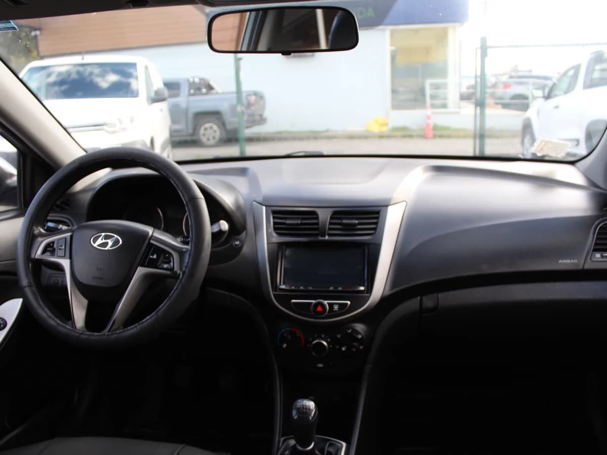 HYUNDAI Accent RB GL 1.4 2020 - Imagen 6