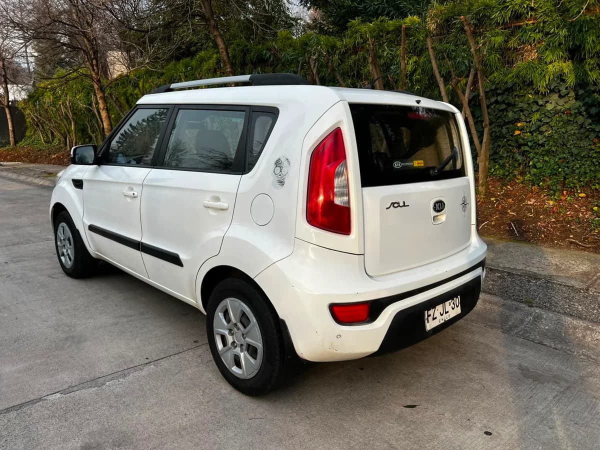 KIA Soul LX 1.6 2014 - Imagen 17