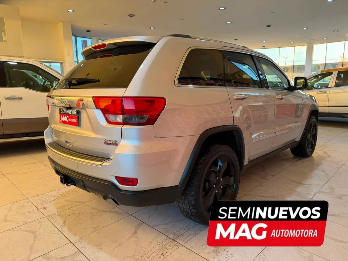 JEEP GRAND CHEROKEE OVERLAND 5.7 2012 - Imagen 2