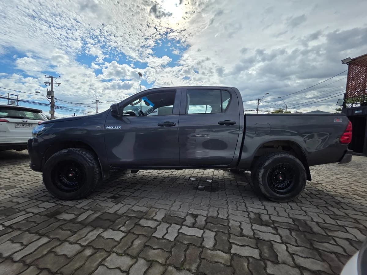 TOYOTA Hilux DX 4X4 2.4 2022 - Imagen 11