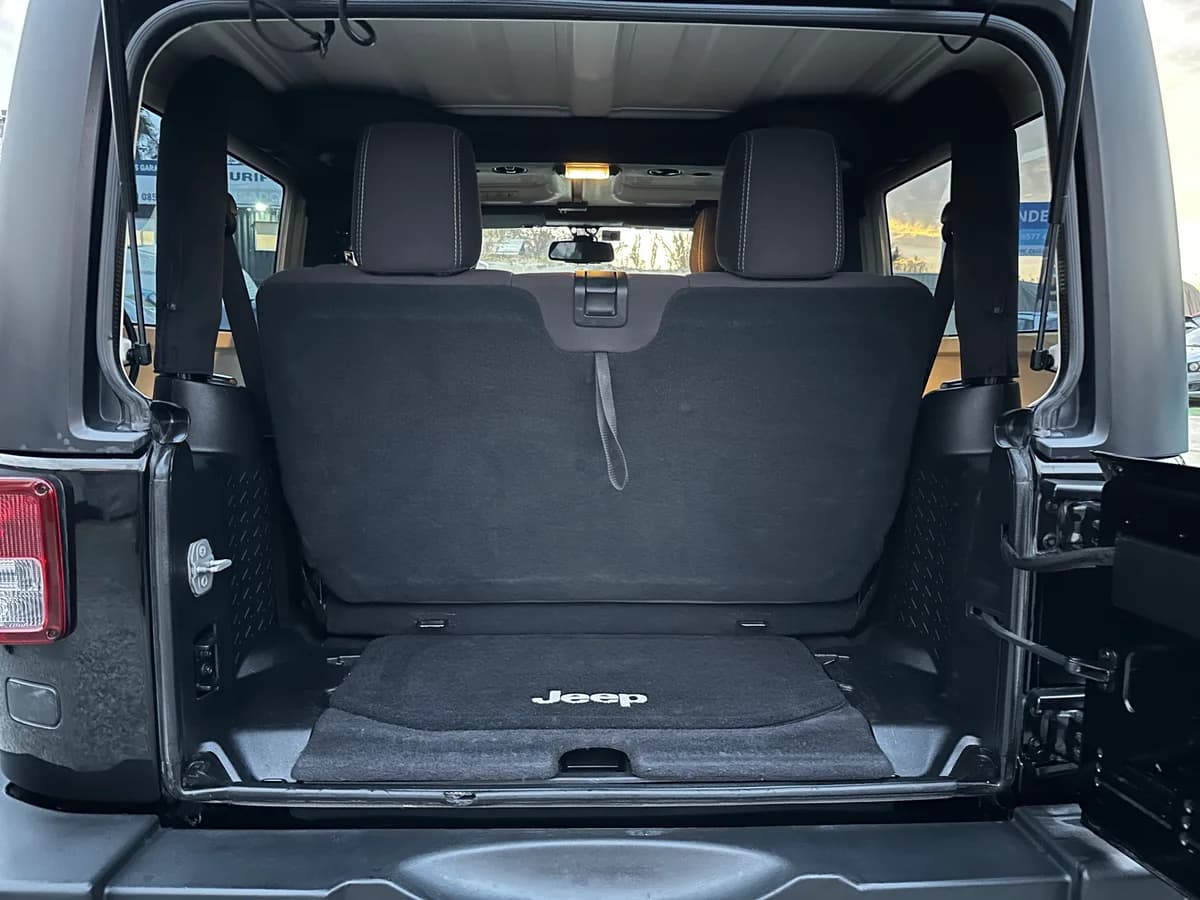 JEEP WRANGLER RUBICON 4X4 3.6 AUT 2016 - Imagen 20