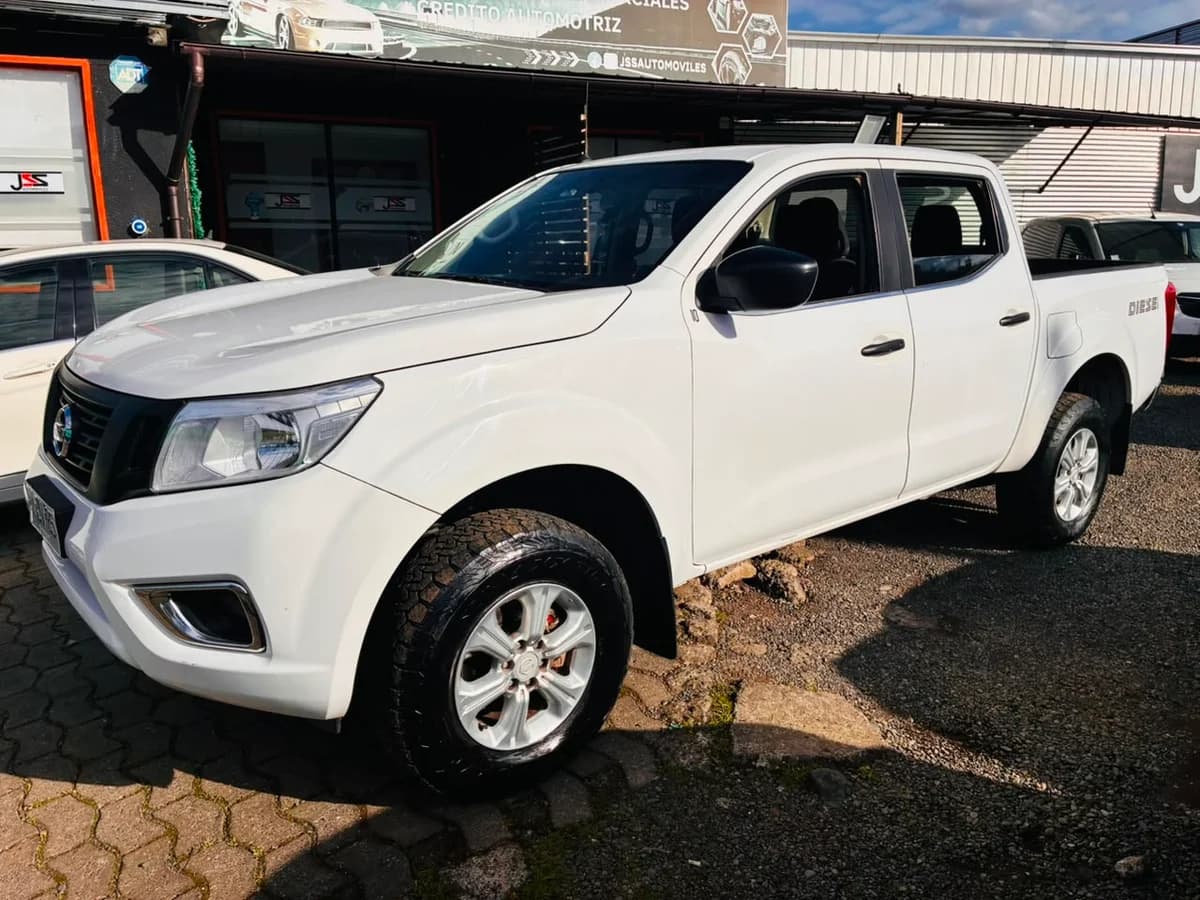 NISSAN Np300 2.3 S DIESEL 4WD CAB. SIM. MT 2P 2018 - Imagen 2