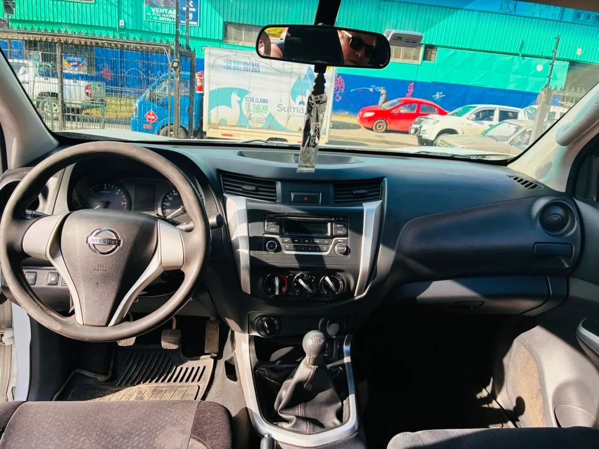 NISSAN Np300 2.3 S DIESEL 4WD CAB. SIM. MT 2P 2018 - Imagen 4
