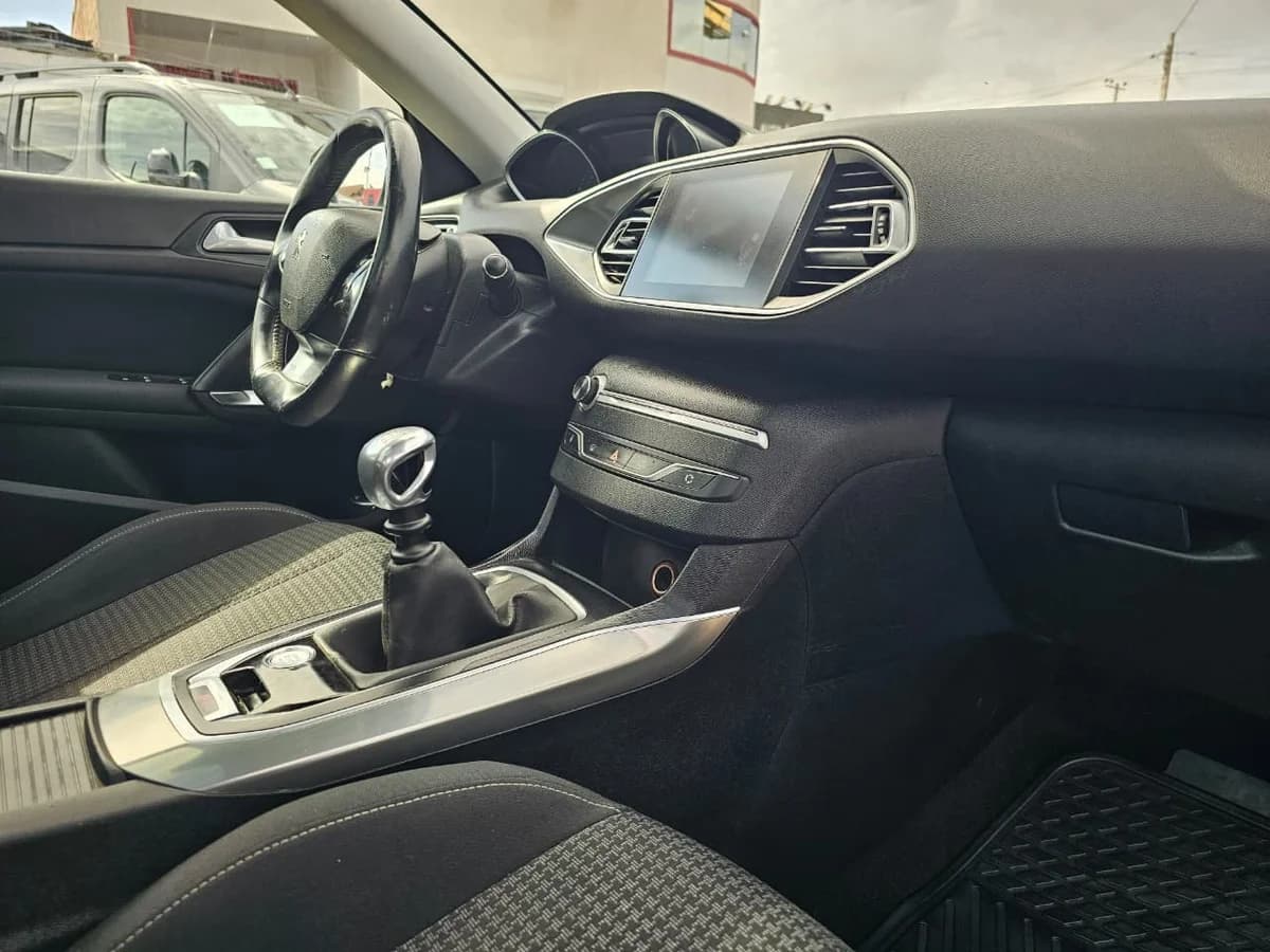 PEUGEOT 308 ALLURE BLUEHDI 1.5 2019 - Imagen 9