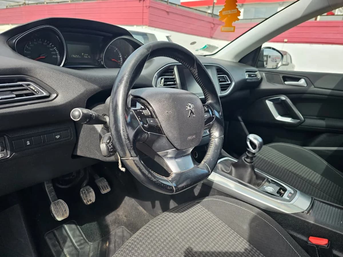PEUGEOT 308 ALLURE BLUEHDI 1.5 2019 - Imagen 11