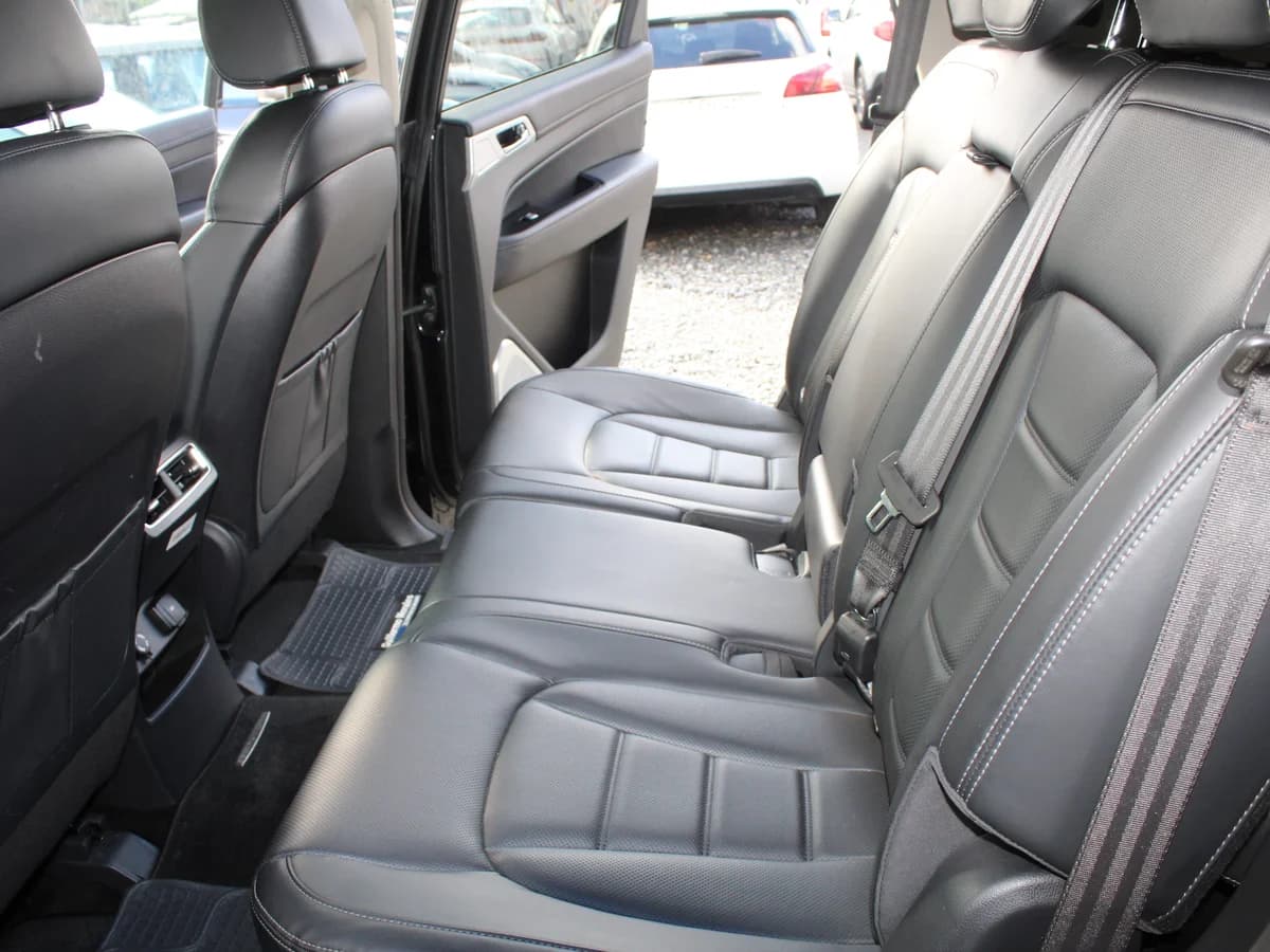 SSANGYONG Rexton 2.2D 2023 - Imagen 9