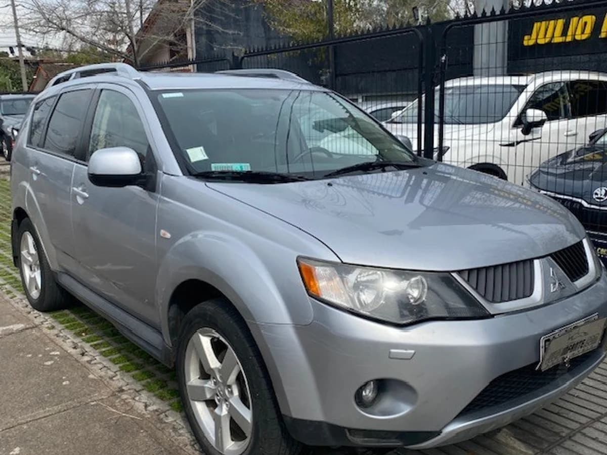 MITSUBISHI OUTLANDER 3.0 Autom. Paddle Shift 2010 - Imagen 1