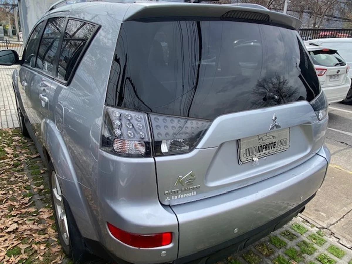 MITSUBISHI OUTLANDER 3.0 Autom. Paddle Shift 2010 - Imagen 5