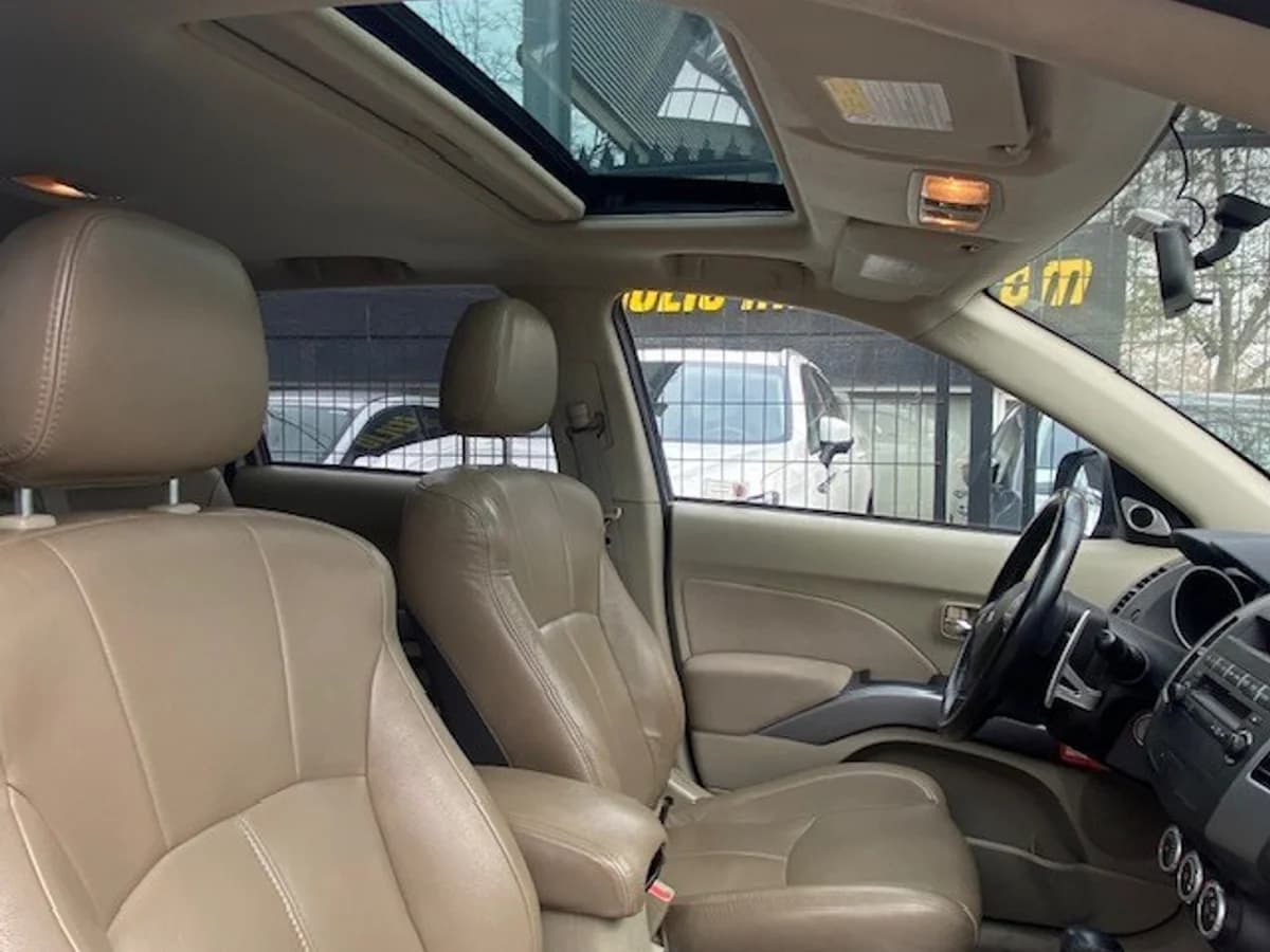 MITSUBISHI OUTLANDER 3.0 Autom. Paddle Shift 2010 - Imagen 10
