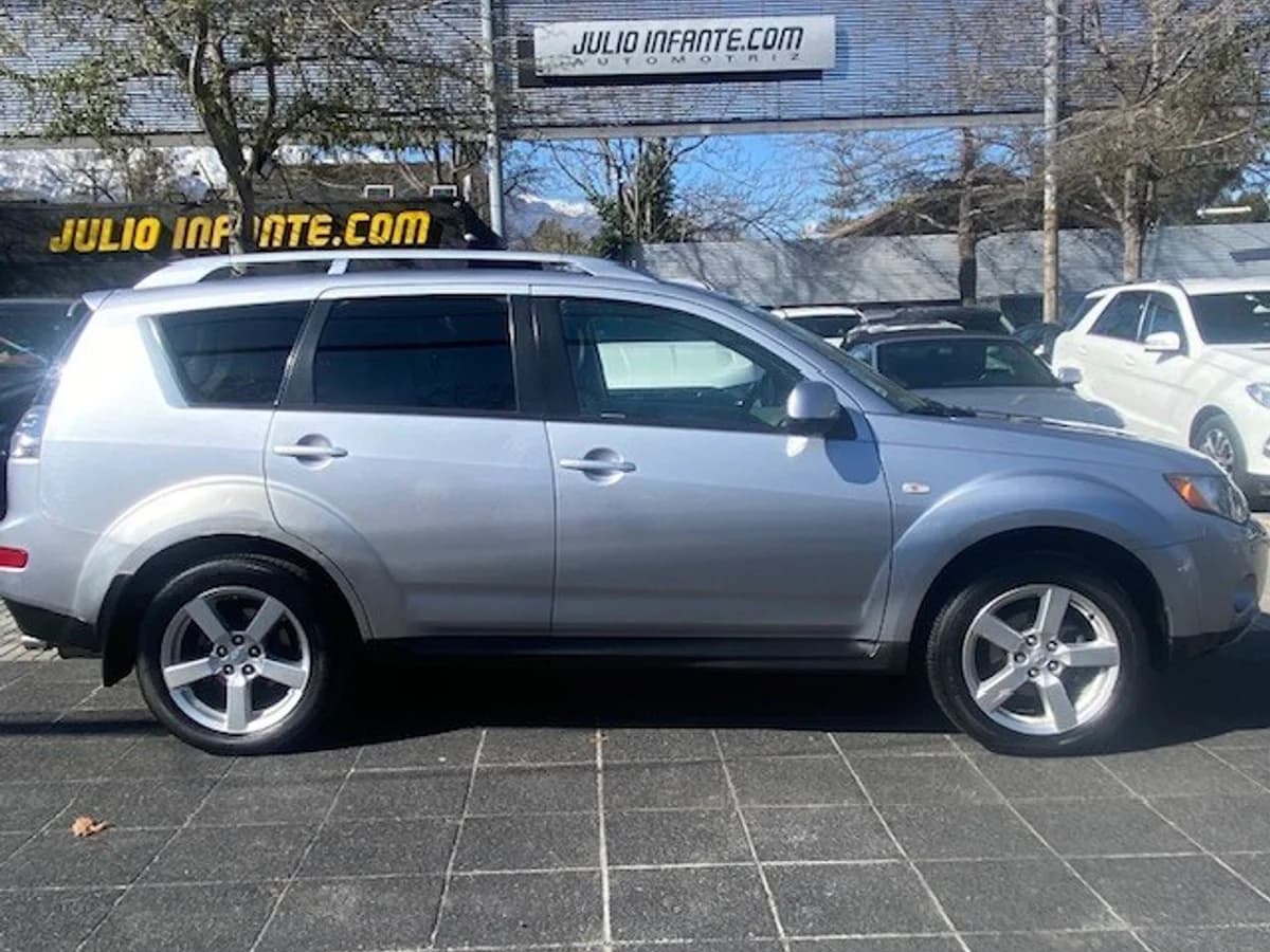 MITSUBISHI OUTLANDER 3.0 Autom. Paddle Shift 2010 - Imagen 7