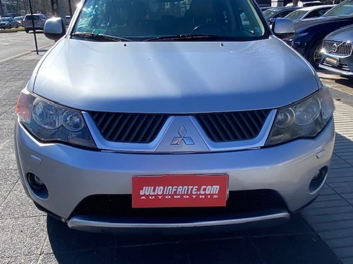 MITSUBISHI OUTLANDER 3.0 Autom. Paddle Shift 2010 - Imagen 5