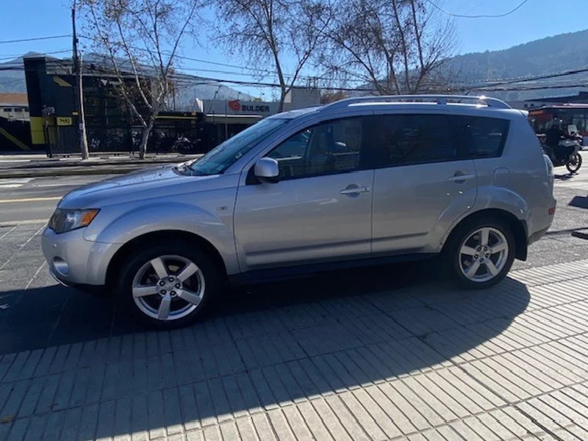 MITSUBISHI OUTLANDER 3.0 Autom. Paddle Shift 2010 - Imagen 8