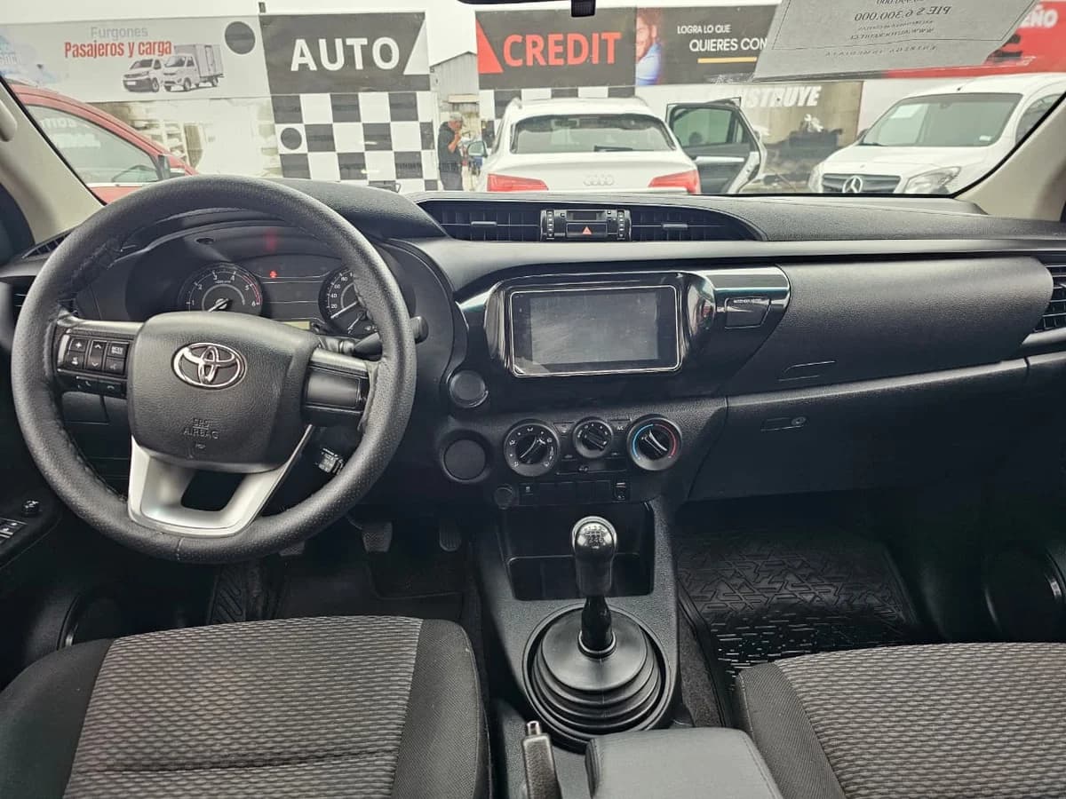 TOYOTA Hilux 2.4 DX DIESEL 4X2 2022 - Imagen 6