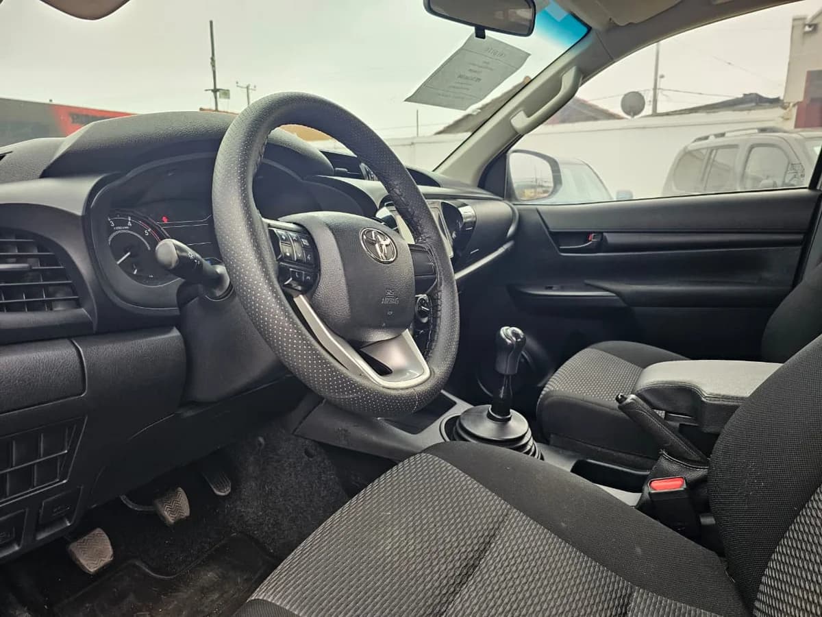 TOYOTA Hilux 2.4 DX DIESEL 4X2 2022 - Imagen 8
