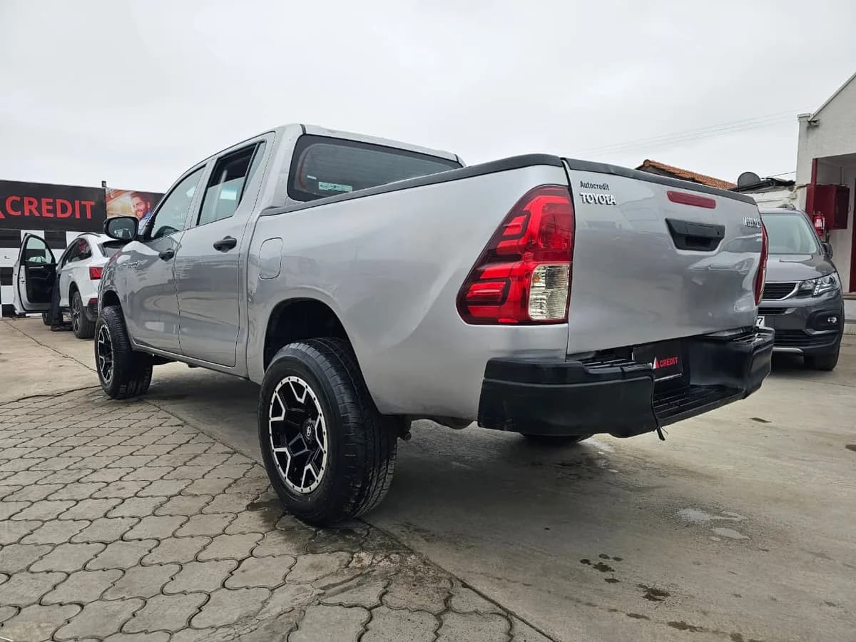 TOYOTA Hilux 2.4 DX DIESEL 4X2 2022 - Imagen 9
