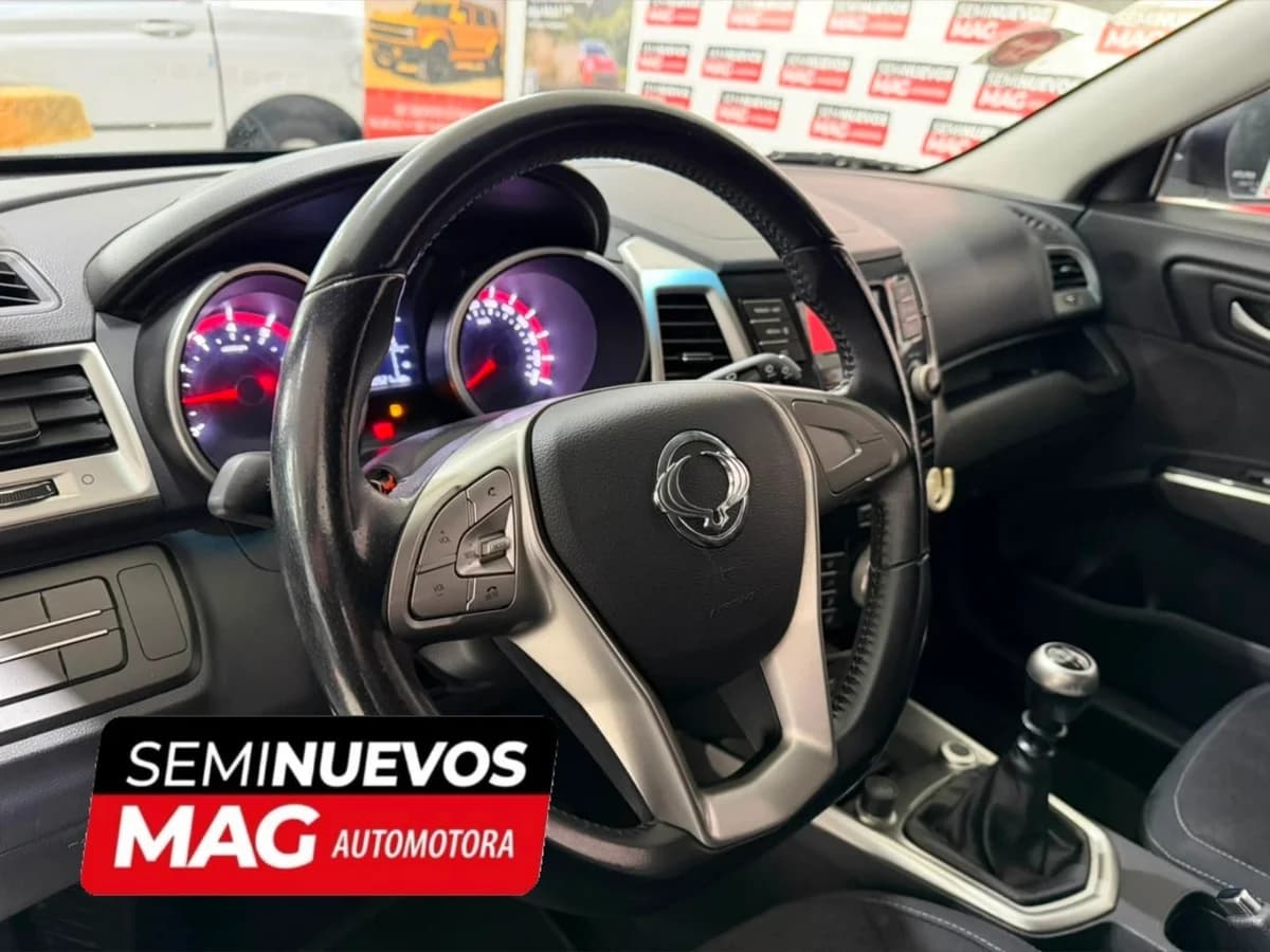 SSANGYONG TIVOLI 1.6 FULL MT 2016 - Imagen 9
