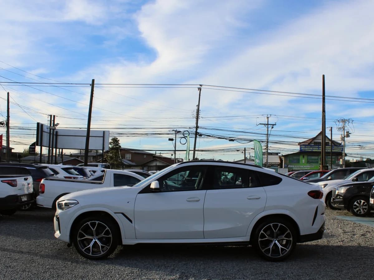 BMW X6 3.0 X-DRIVE 30D DIESEL M SPORT 4WD AT 5P 2023 - Imagen 17