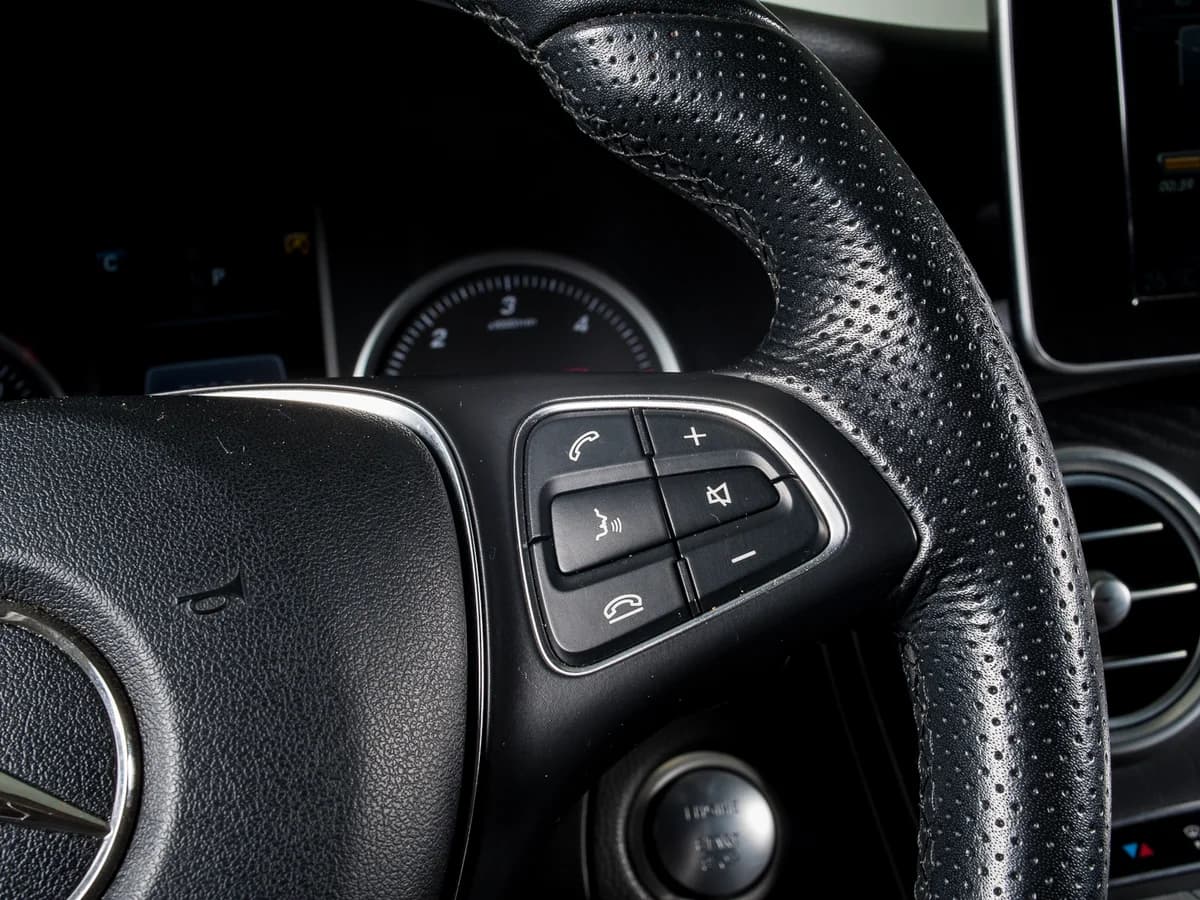 MERCEDES BENZ GLC220D 2018 DIESEL 4MATIC - Imagen 21