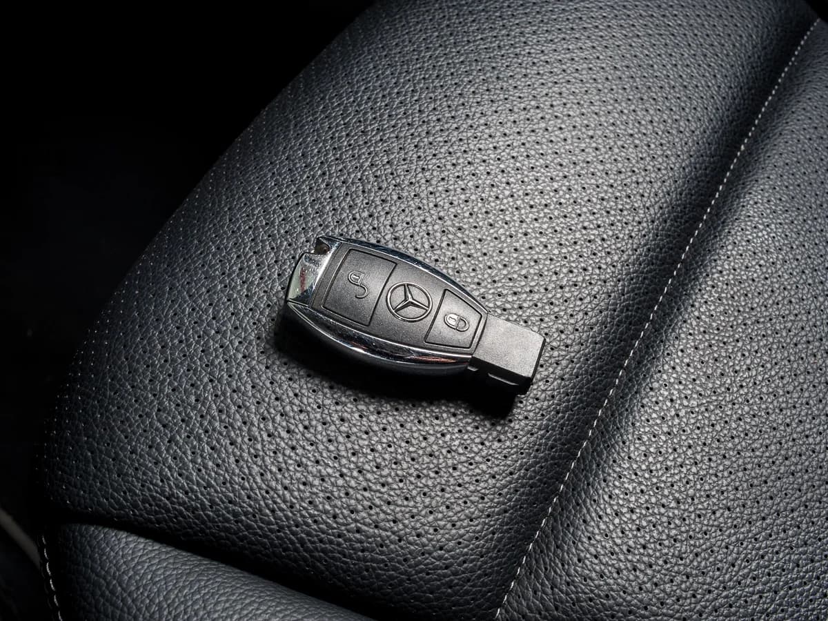 MERCEDES BENZ GLC220D 2018 DIESEL 4MATIC - Imagen 25