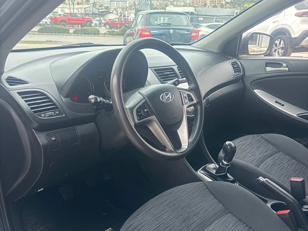 HYUNDAI Accent RB GL 1.4 2020 - Imagen 5