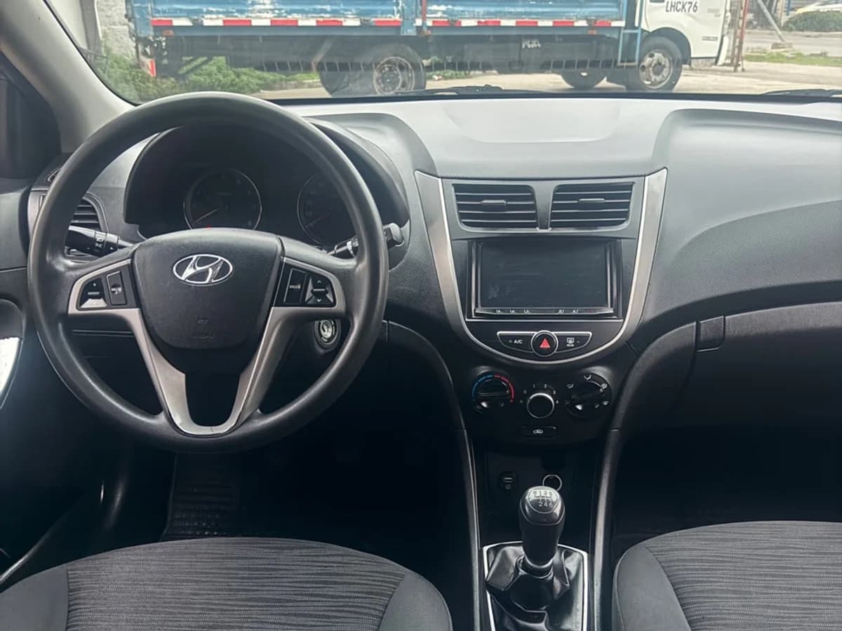 HYUNDAI Accent RB GL 1.4 2020 - Imagen 8