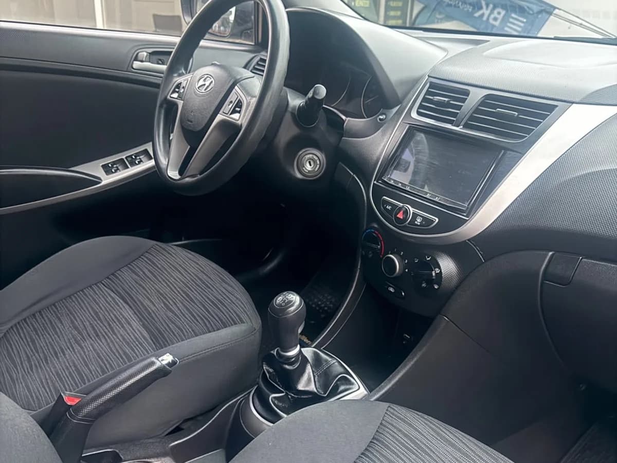 HYUNDAI Accent RB GL 1.4 2020 - Imagen 10