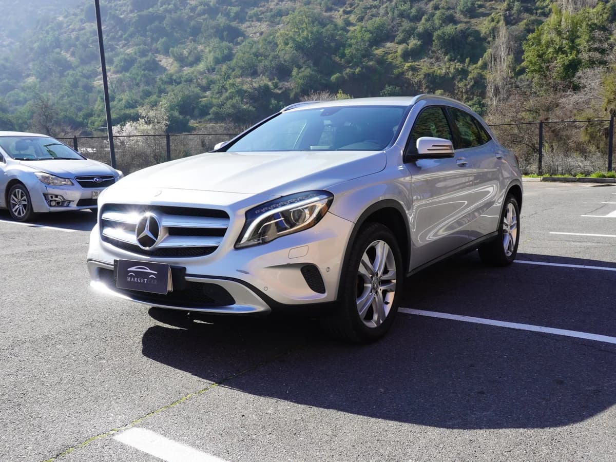 Mercedes Benz GLA 200 1.6 AT año 2016 - Imagen 1