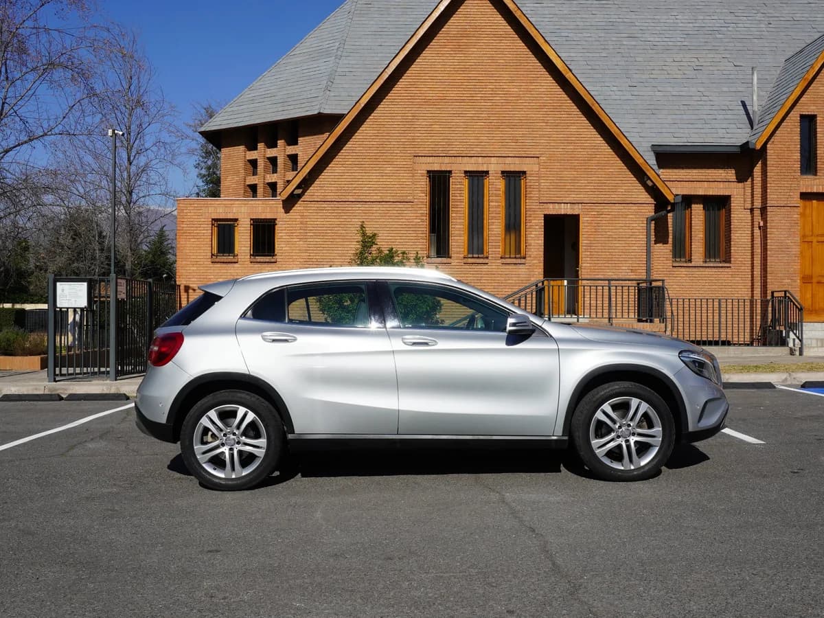 Mercedes Benz GLA 200 1.6 AT año 2016 - Imagen 4