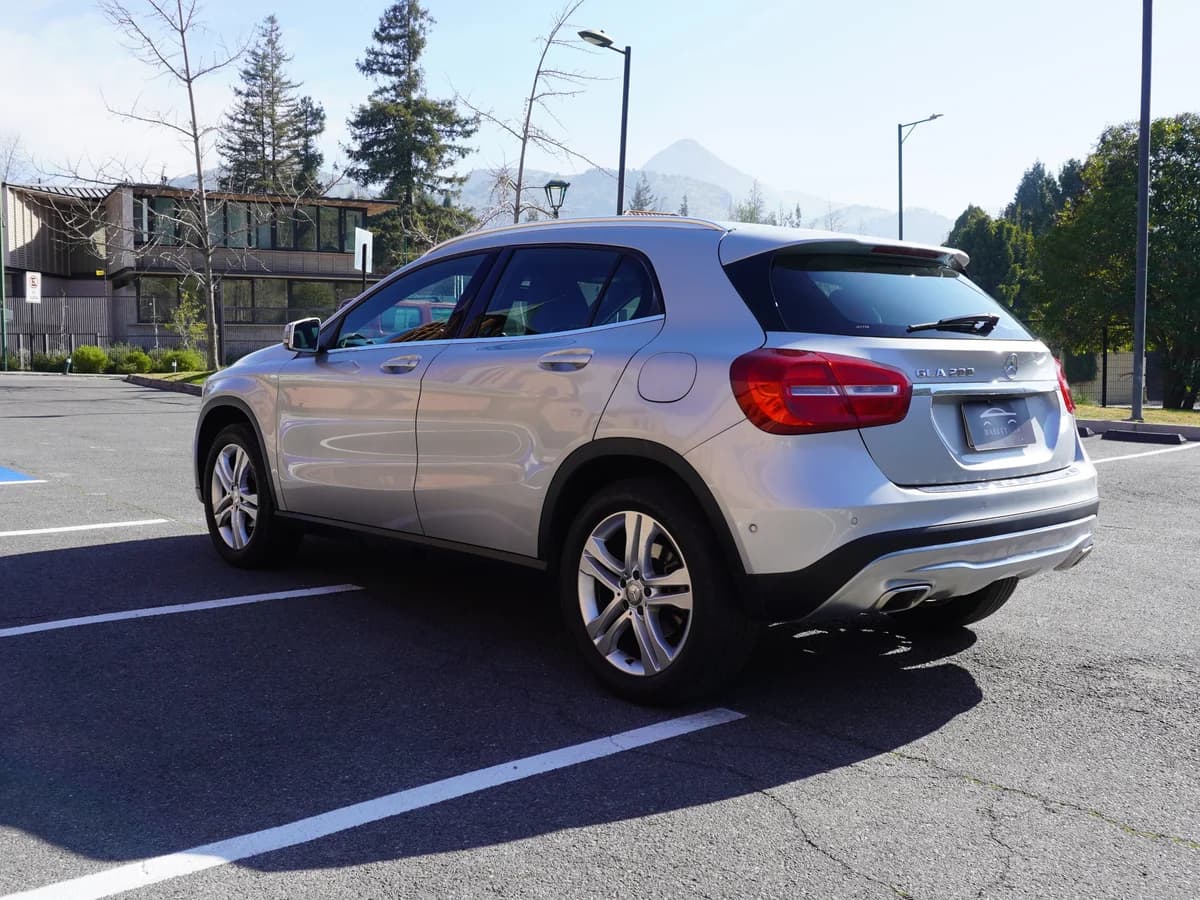 Mercedes Benz GLA 200 1.6 AT año 2016 - Imagen 7