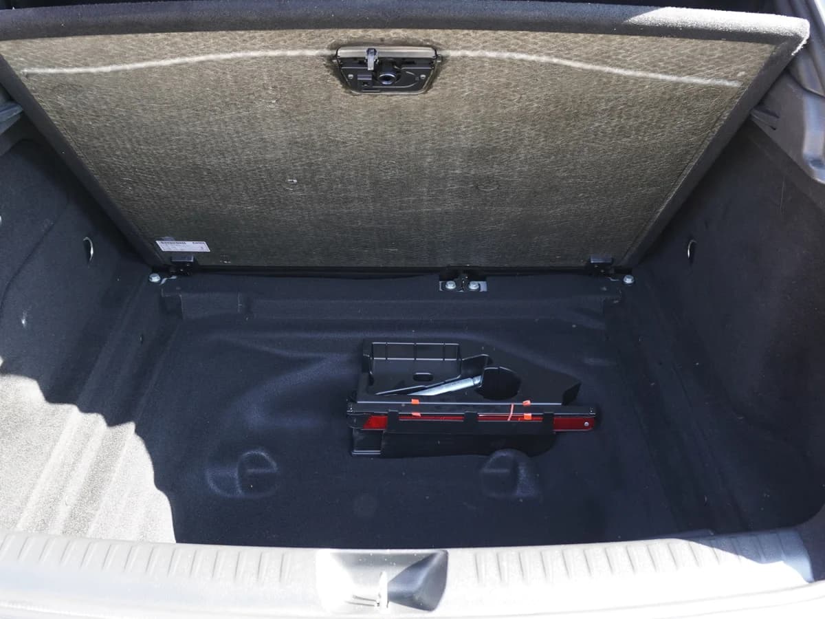 Mercedes Benz GLA 200 1.6 AT año 2016 - Imagen 18