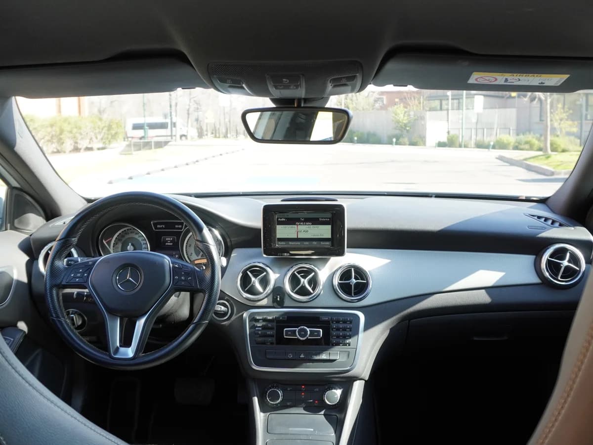Mercedes Benz GLA 200 1.6 AT año 2016 - Imagen 20
