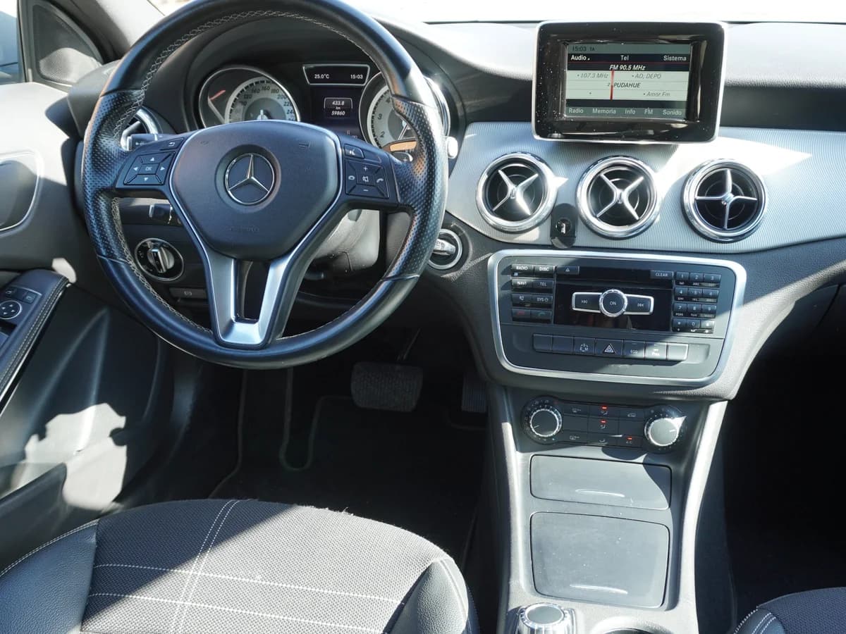 Mercedes Benz GLA 200 1.6 AT año 2016 - Imagen 21